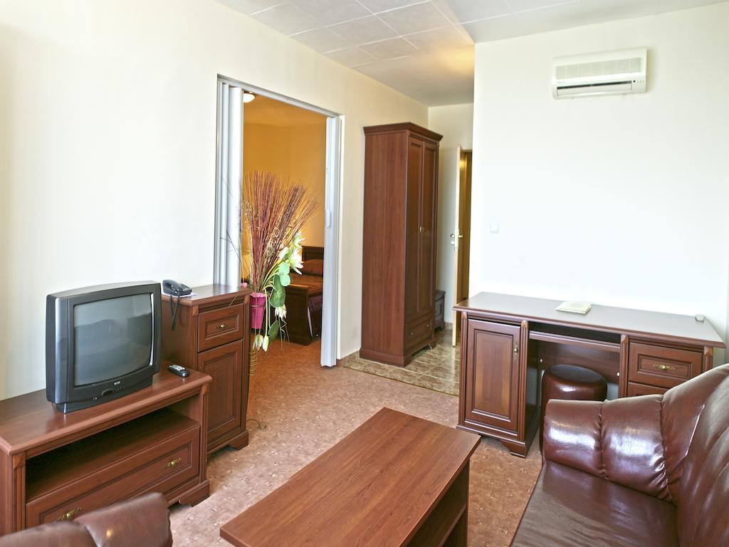 Hotel Bulgaria ドブリチ 部屋 写真