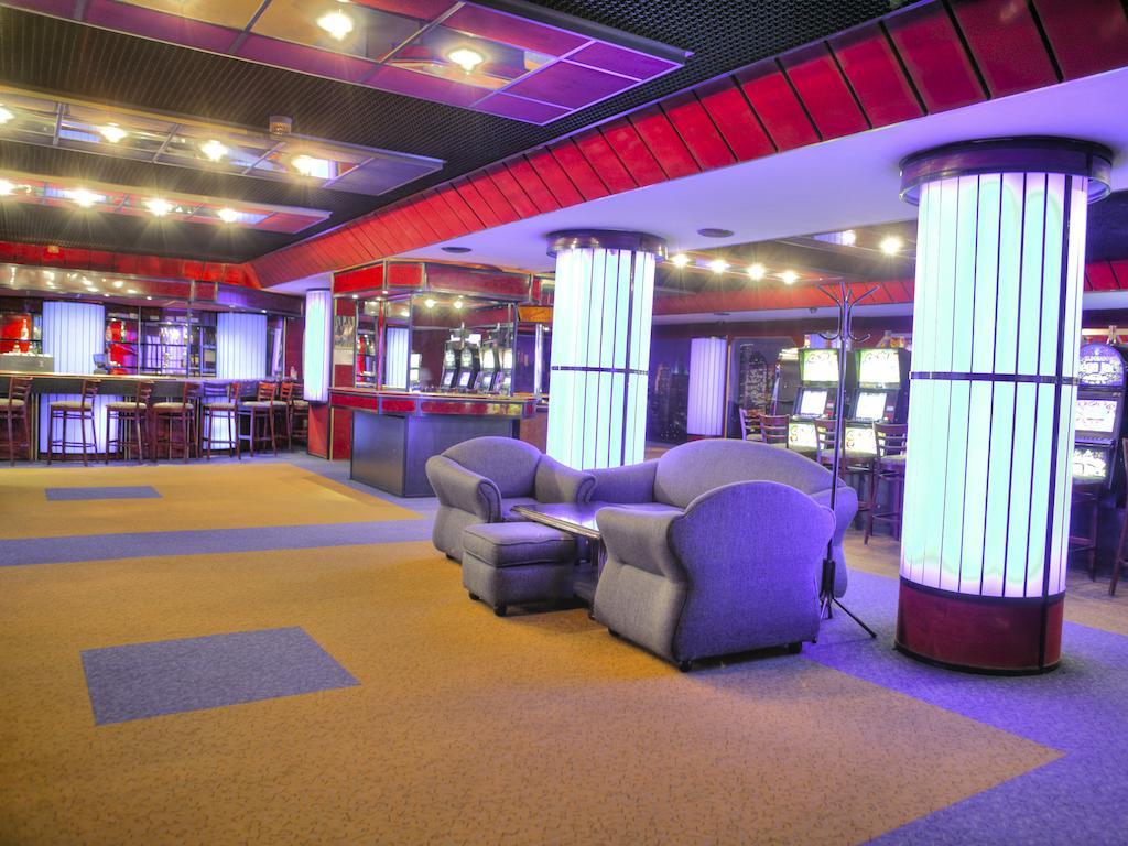 Hotel Bulgaria ドブリチ エクステリア 写真